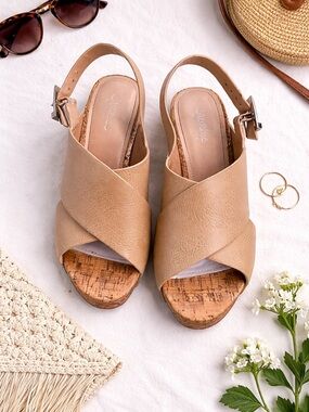 Charlies by Charlies David Beige Cork Wedge Sandals size 7 1/2